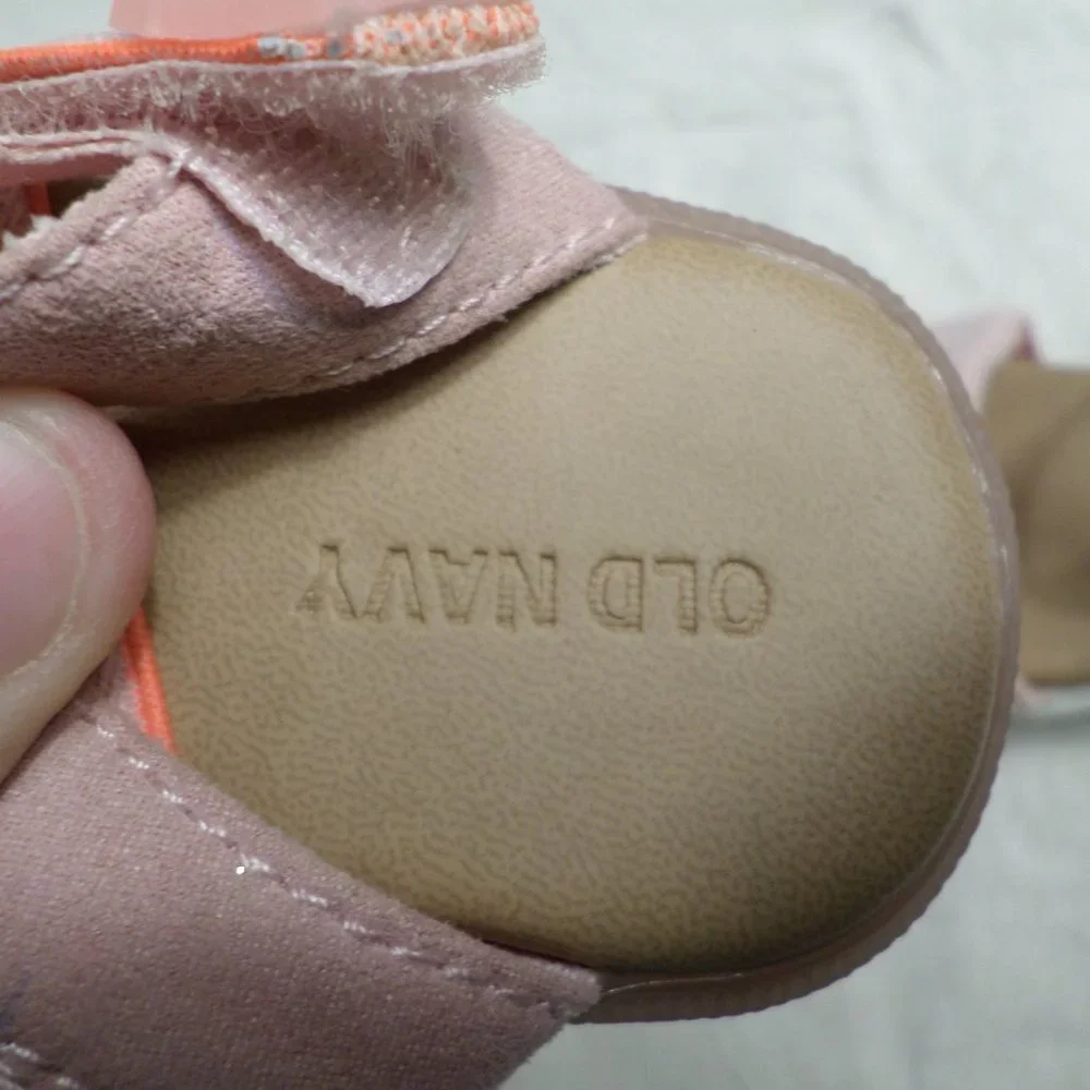 Old Navy Pink Strap Girls Sandals Velcro Strap Pink/White Size 6 (13.5)